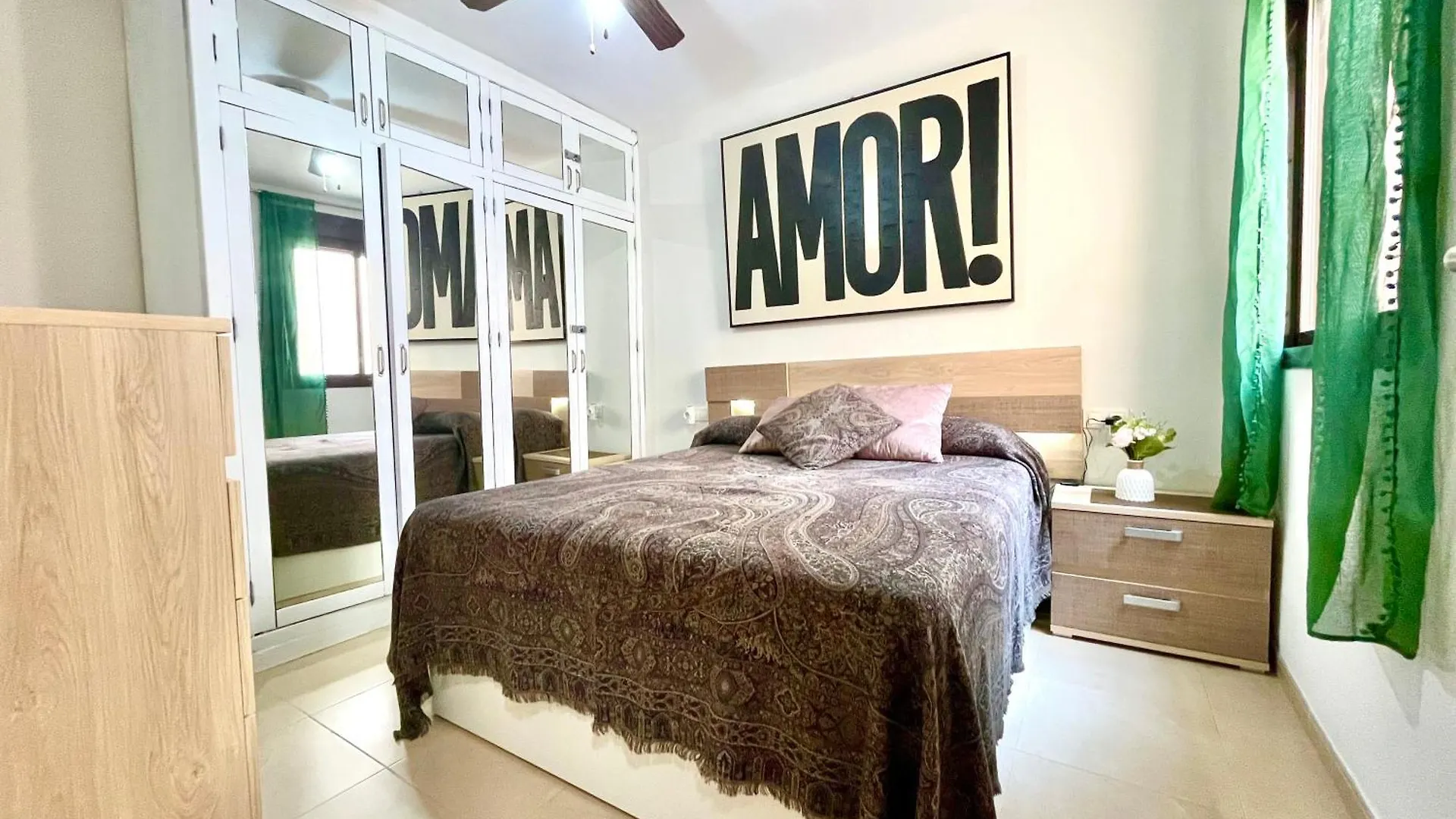 Centrico Apartamento A Pasos Del Castillo Y La Playa Roquetas de Mar Spagna